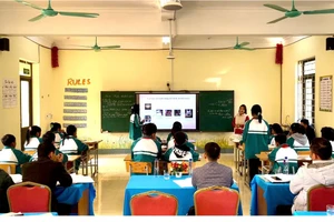 Một tiết học của cô trò nhà trường.