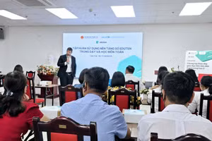 Ông Jussi-Pekka Jarvinen - Trưởng dự án quốc gia Eduten trao đổi chuyên môn tại buổi tập huấn.