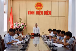 Ông Nguyễn Văn Đoạt - Phó Chủ tịch UBND tỉnh Điện Biên chủ trì cuộc họp.