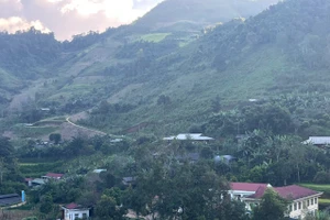 Ngoài việc tuyên truyền chủ trương, chính sách, công tác truyền thông còn gắn liền với hướng dẫn mô hình sản xuất hiệu quả, giảm nghèo bền vững.