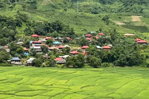 Các bản vùng cao của tỉnh Điện Biên đang "thay da, đổi thịt" từng ngày.