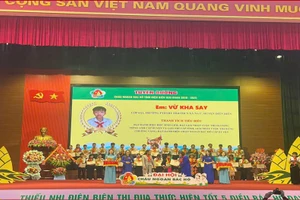 Em Vừ Kha Say – học sinh lớp 6 Trường PTDTBT TH&THCS xã Na Ư – đại diện nhà trường tham dự Đại hội Cháu ngoan Bác Hồ cấp tỉnh năm học 2024–2025.