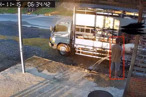 Nhà xe có số điện thoại: 098xxxx201 (giới thiệu ở Thuận Châu, Sơn La) từng bị "bóc phốt" cách đây không lâu trên mạng xã hội.