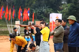 Chị em tự tin khi tham gia các hoạt động thể thao ở sân chơi Quốc tế.