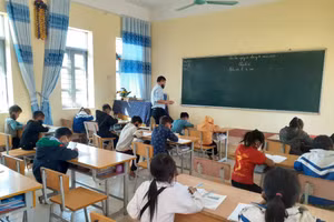 Một buổi học của thầy trò trường PTDTBT Tiểu học Nà Bủng.