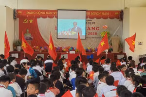 Trường PTDTBT THCS Leng Su Sìn, xã Sín Thầu khai giảng năm học mới.