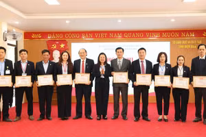 Nhiều cá nhân được nhận Danh hiệu Chiến sĩ thi đua cơ sở.