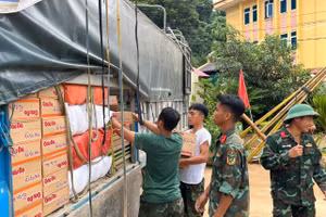 Báo GD&TĐ kết nối, hỗ trợ thầy trò các trường học trên địa bàn xã Mường Luân bị ảnh hưởng do mưa lũ.