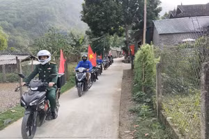 Ra quân tuyên truyền phục vụ công tác bầu cử ở khu vực biên giới.