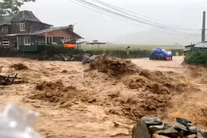 Mưa lớn làm nước suối dâng cao trên địa bàn xã Mù Căng Chải, tỉnh Lào Cai. (Ảnh: Sở NN&MT Lào Cai)