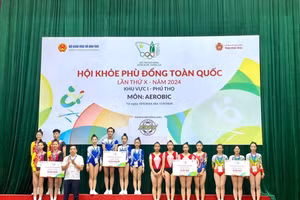 Học sinh Trường THCS xã Thanh Nưa nhận giải Ba tại HKPĐ toàn quốc.