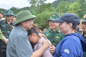 Thủ tướng Phạm Minh Chính khóc cùng nỗi đau của nhân dân.