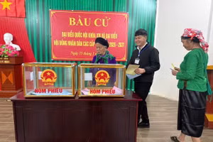 Người dân thôn Làng Nủ hồ hởi tham gia bầu cử bầu đại biểu Quốc hội khóa XVI và đại biểu Hội đồng nhân dân các cấp nhiệm kỳ 2026 - 2031.