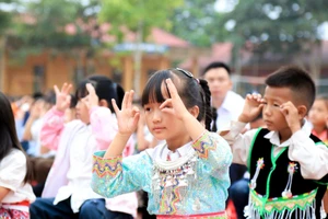 Học sinh nhà trường tham gia hoạt động trải nghiệm.