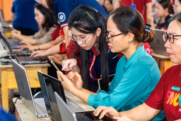 Chung tay xây dựng hệ sinh thái đào tạo nhân lực chất lượng cao người DTTS