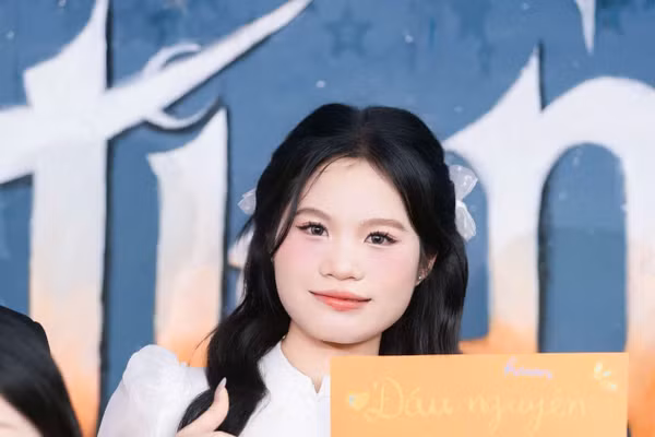 Em Kha Thị Kim Dung.