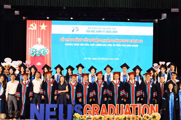 Lễ trao bằng tốt nghiệp.
