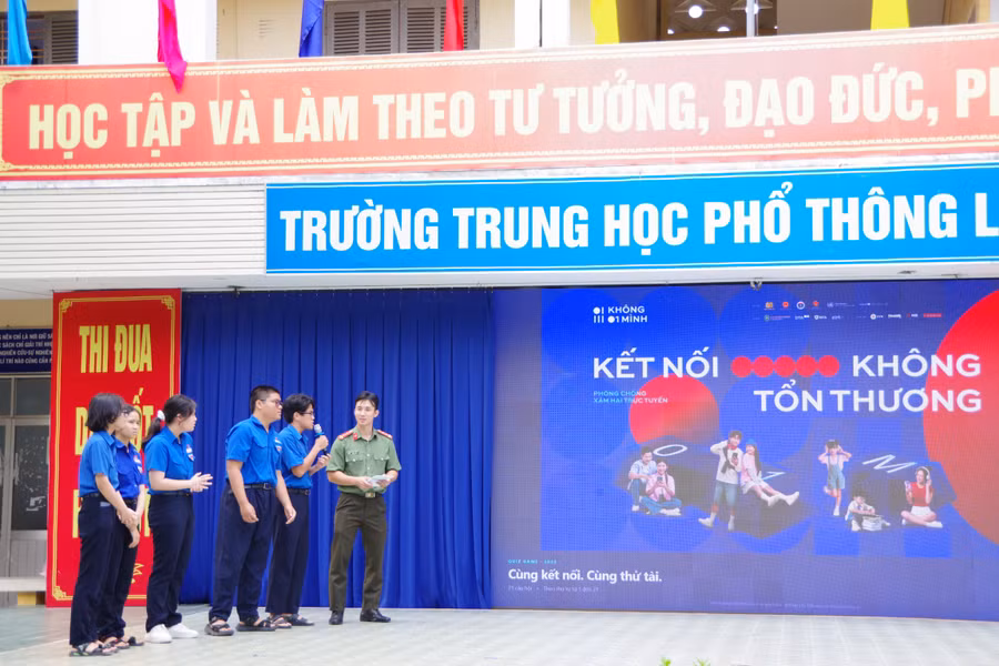 Sôi động phần thi tương tác số.