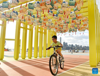 xem-the-gioi-tung-bung-don-trung-thu-hongkong-7.jpg