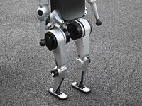 chum-anh-robot-hinh-nguoi-tham-gia-chay-ban-marathon-dau-tien-tren-the-gioi-5.jpg