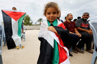 chum-anh-nguoi-dan-israel-va-gaza-an-mung-sau-lenh-ngung-ban-02.jpg