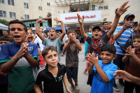 chum-anh-nguoi-dan-israel-va-gaza-an-mung-sau-lenh-ngung-ban-017.jpg