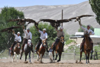 chum-anh-le-hoi-truyen-thong-salbuurun-o-kyrgyzstan-0805-01.jpg