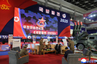 chum-anh-trien-lam-thiet-bi-quan-su-trieu-tien-2025-04.jpg