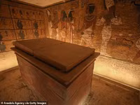 bi-an-lang-mo-tutankhamun-3300-nam-tuoi-dung-truoc-nguy-co-sup-do-4.jpg