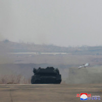 ong-kim-jong-un-chi-dao-cong-tac-nghien-cuu-uav-09.jpg