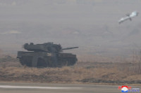 ong-kim-jong-un-chi-dao-cong-tac-nghien-cuu-uav-013.jpg