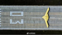 ro-ri-uav-khong-lo-cua-trung-quoc-sai-canh-ngang-ngua-b-2-my-4.jpg