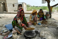 chum-anh-truyen-thong-xam-mat-o-mien-nam-pakistan-07.jpg