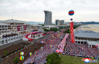 chum-anh-trieu-tien-khanh-thanh-khu-du-lich-bien-wonsan-kalma-04.jpg