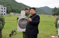 chum-anh-ong-kim-jong-un-tham-luc-luong-dac-nhiem-04.jpg