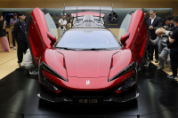 chum-anh-trien-lam-o-to-thuong-hai-2025-01.jpg