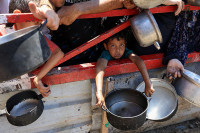 chum-anh-nan-doi-ngay-cang-nghiem-trong-o-dai-gaza-0705-08.jpg