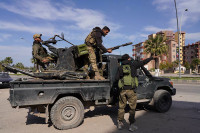 giao-tranh-bung-phat-o-syria-070305-01.jpg