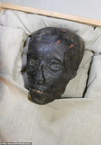 bi-mat-nghi-le-vua-tutankhamun-he-lo-tu-co-vat-ky-la-5.jpg