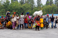 dong-nguoi-chay-tron-khoi-cuoc-tan-cong-cua-quan-noi-day-congo-016.jpg
