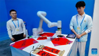 chum-anh-robot-o-trung-tam-truyen-thong-sco-2025-03.jpg