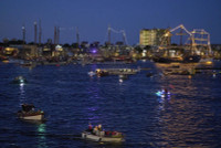 chum-anh-nhung-con-tau-cap-ben-amsterdam-tham-du-le-hoi-0805-010.jpg