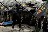 chum-anh-bieu-tinh-o-manila-0905-03.jpg