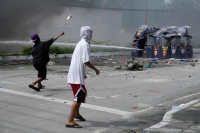 chum-anh-bieu-tinh-o-manila-0905-06.jpg