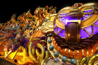 chum-anh-le-hoi-hoa-trang-carnival-o-brazil-050305-019.jpg