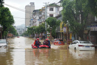 trung-quoc-mua-lon-gay-chet-nguoi-khien-hang-nghin-dan-so-tan-4.jpg