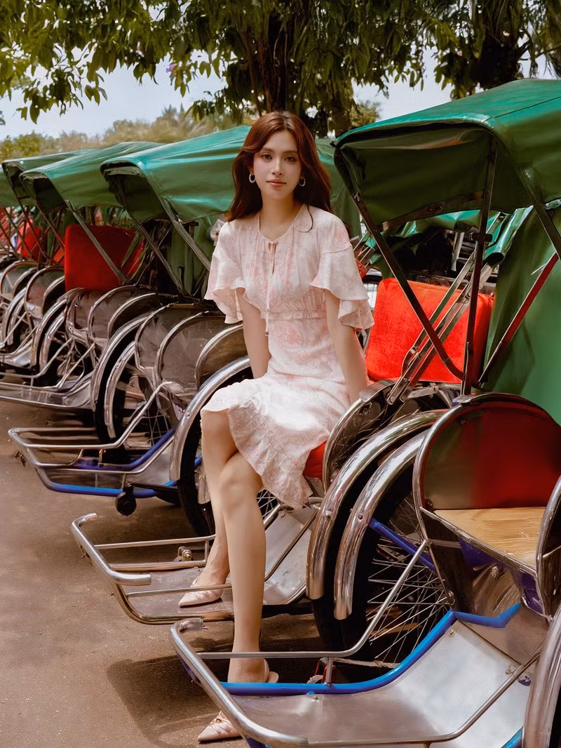 Với cô, đây không chỉ là một bộ ảnh thời trang mà còn là dịp để kết nối với những giá trị thân thuộc đã nuôi dưỡng mình từ thuở nhỏ. dsc01065.jpg