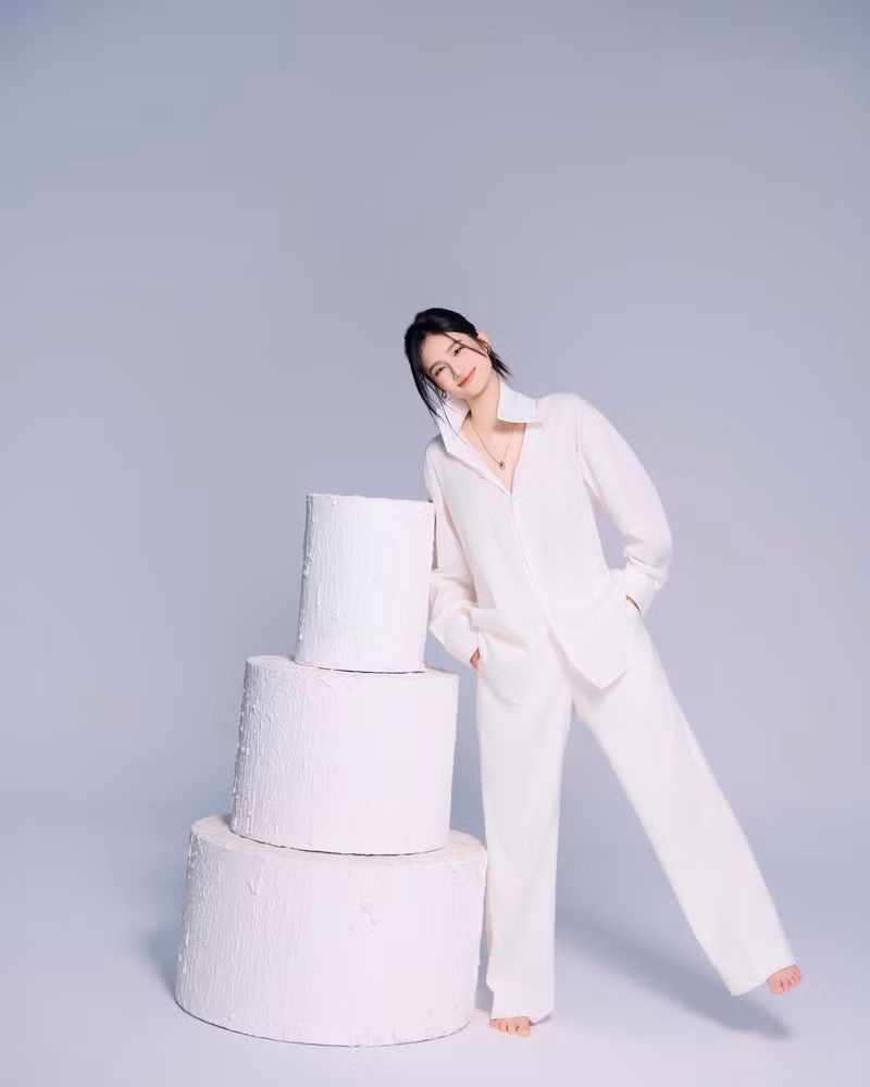 Tháng 3/2026, Hoa hậu Ý Nhi vừa khép lại nhiệm kỳ Miss World Vietnam sau 3 năm đương nhiệm với nhiều dấu ấn, kỷ niệm. Sau đó, cô nhanh chóng quay lại Úc để tiếp tục lịch học và công việc làm thêm. yn0468-copy-1.jpg