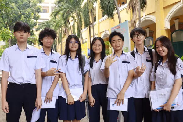 Học sinh TPHCM tham gia kỳ thi lớp 10 năm học 2026-2027.