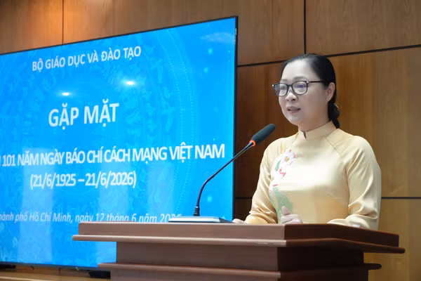 Thứ trưởng Nguyễn Thị Quyên Thanh phát biểu tại buổi gặp mặt.